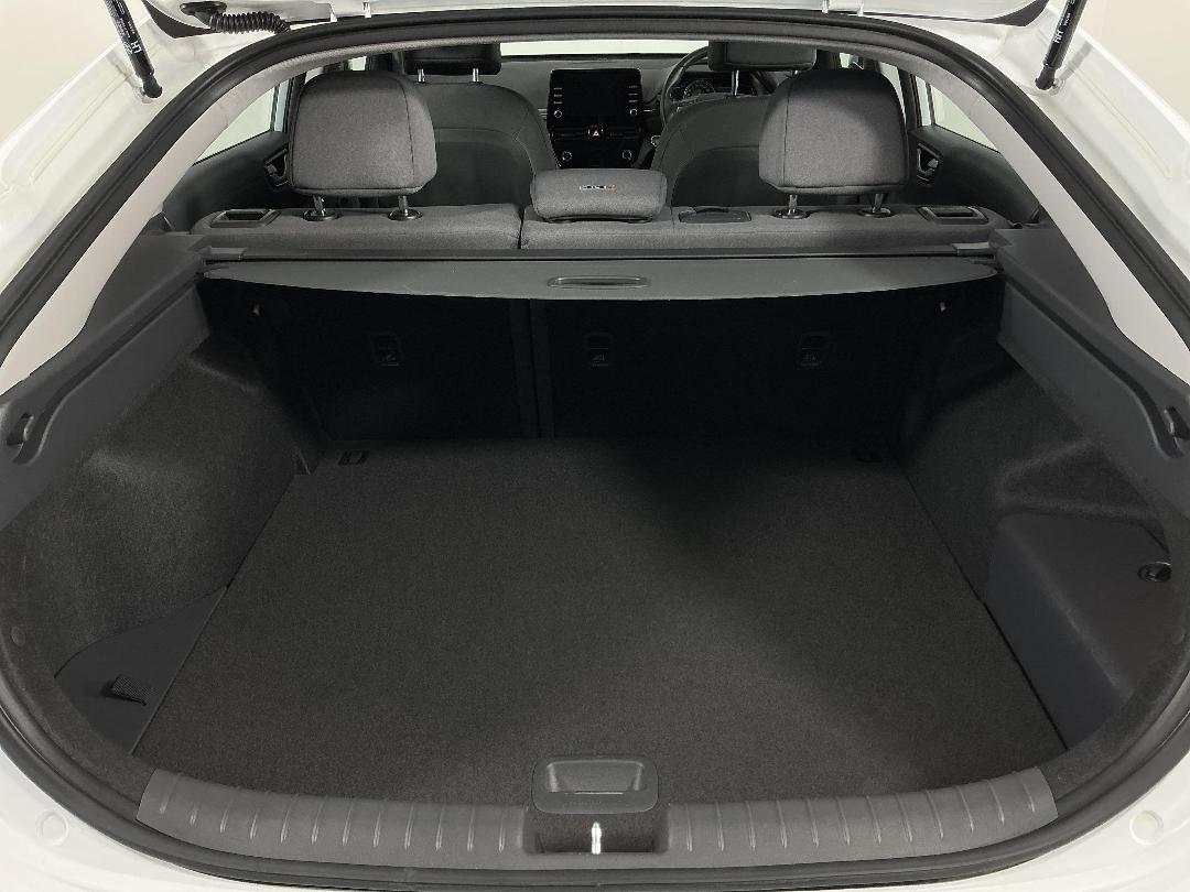 Photo '14' of Hyundai Ioniq Photo '14' of Hyundai Ioniq