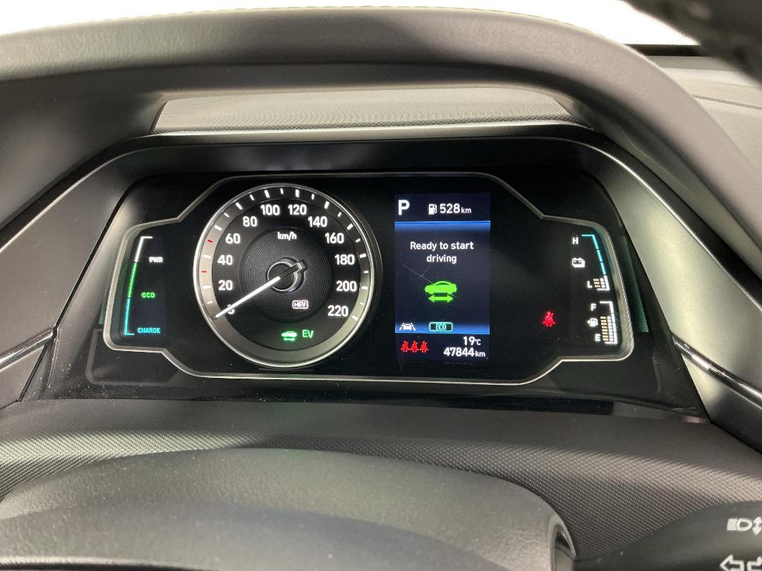 Photo '21' of Hyundai Ioniq Photo '21' of Hyundai Ioniq