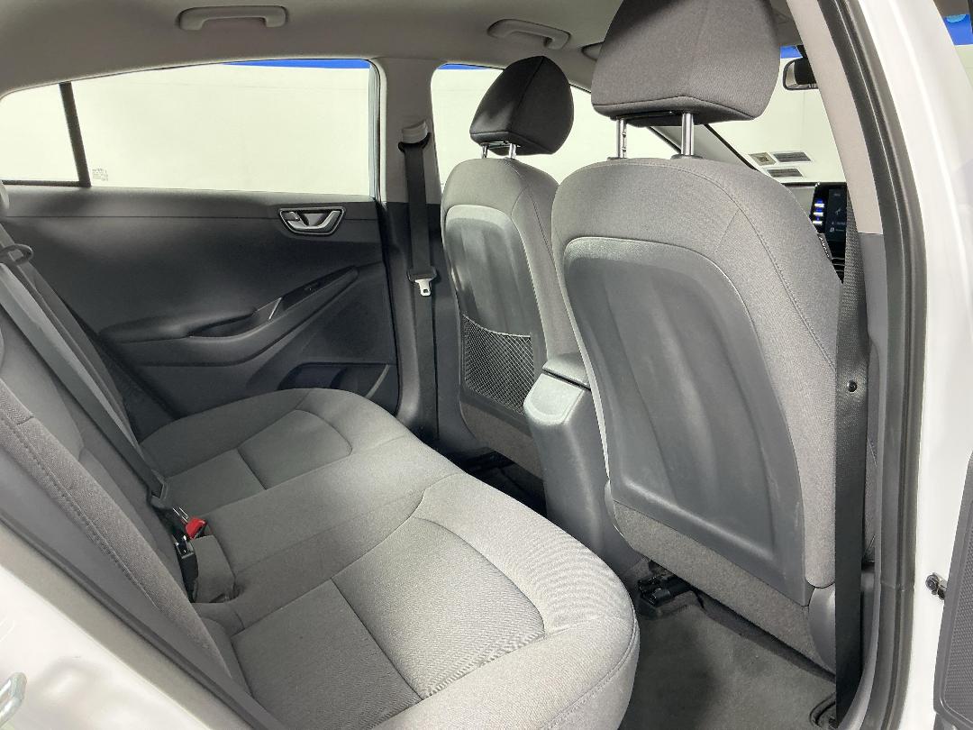 Photo '20' of Hyundai Ioniq Photo '20' of Hyundai Ioniq