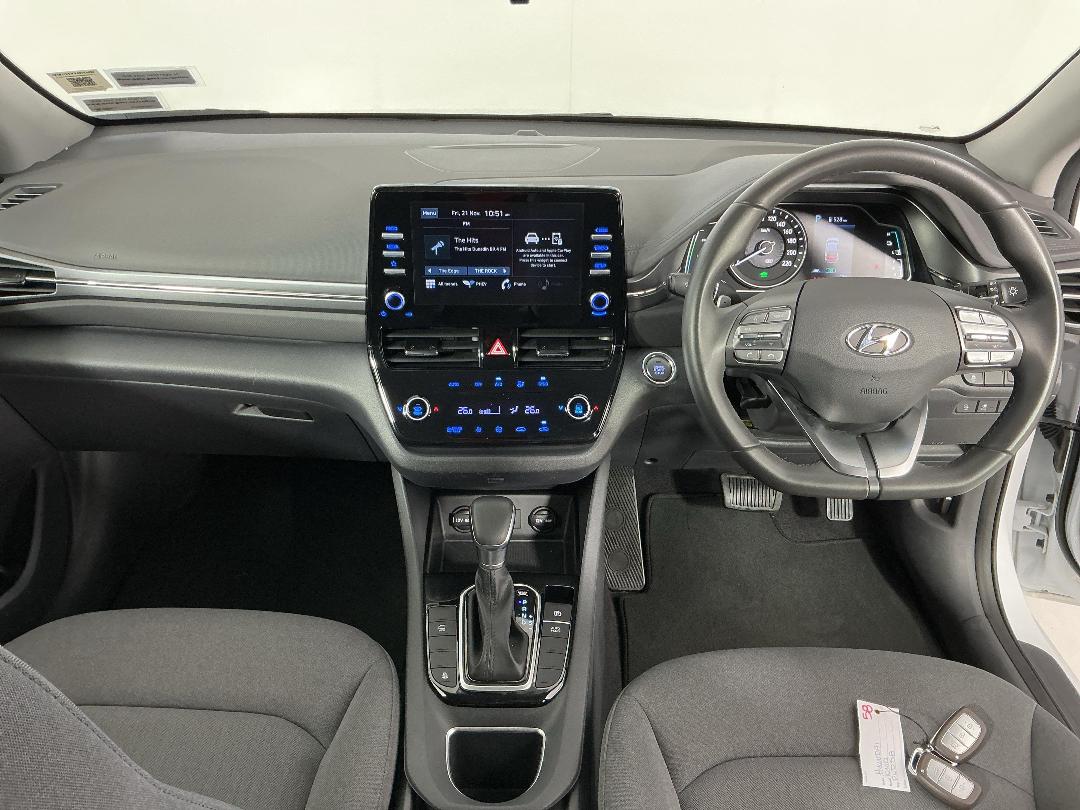 Photo '17' of Hyundai Ioniq Photo '17' of Hyundai Ioniq