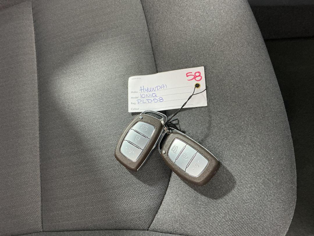 Photo '22' of Hyundai Ioniq Photo '22' of Hyundai Ioniq