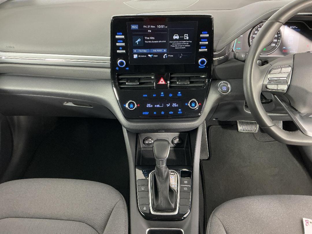 Photo '18' of Hyundai Ioniq Photo '18' of Hyundai Ioniq