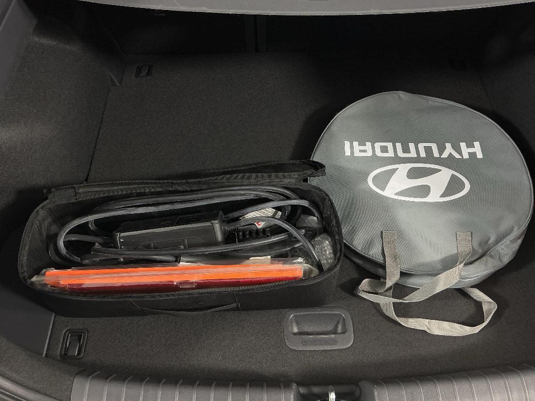 Photo '29' of Hyundai Ioniq Photo '29' of Hyundai Ioniq