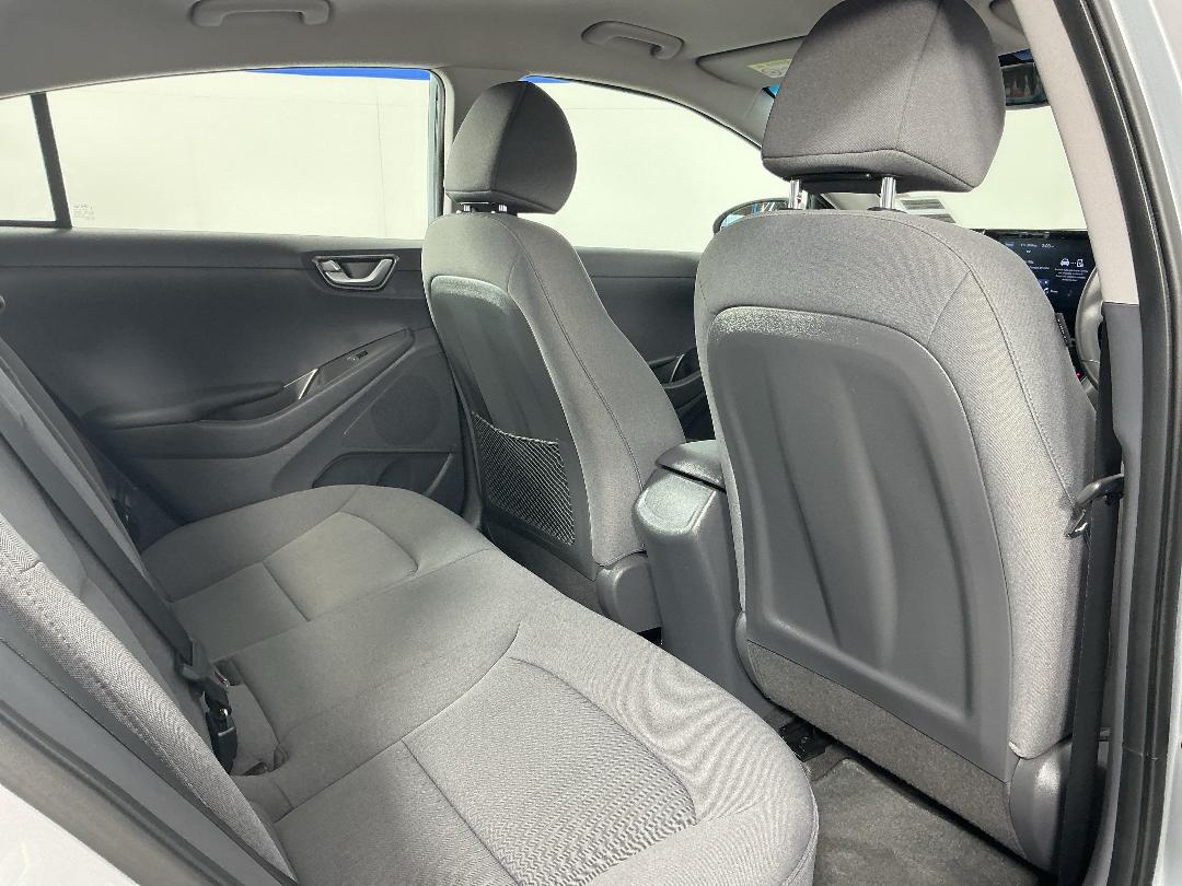 Photo '20' of Hyundai Ioniq Photo '20' of Hyundai Ioniq