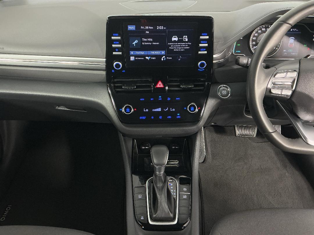 Photo '18' of Hyundai Ioniq Photo '18' of Hyundai Ioniq