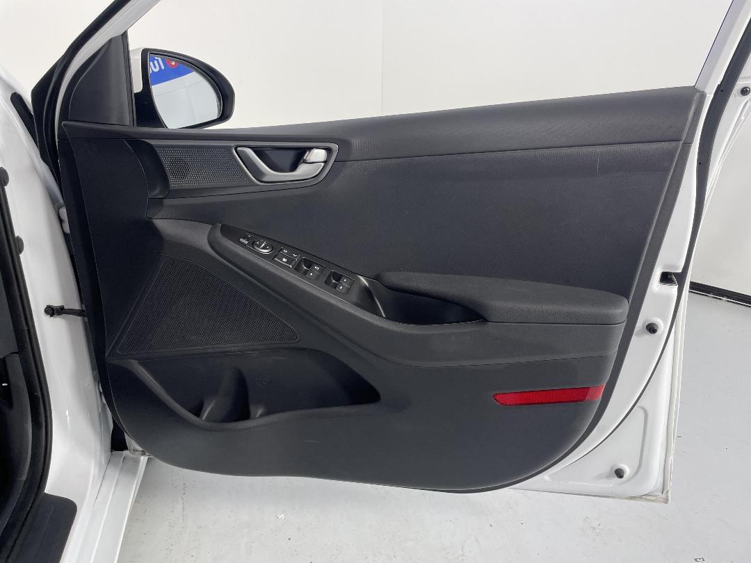 Photo '15' of Hyundai Ioniq