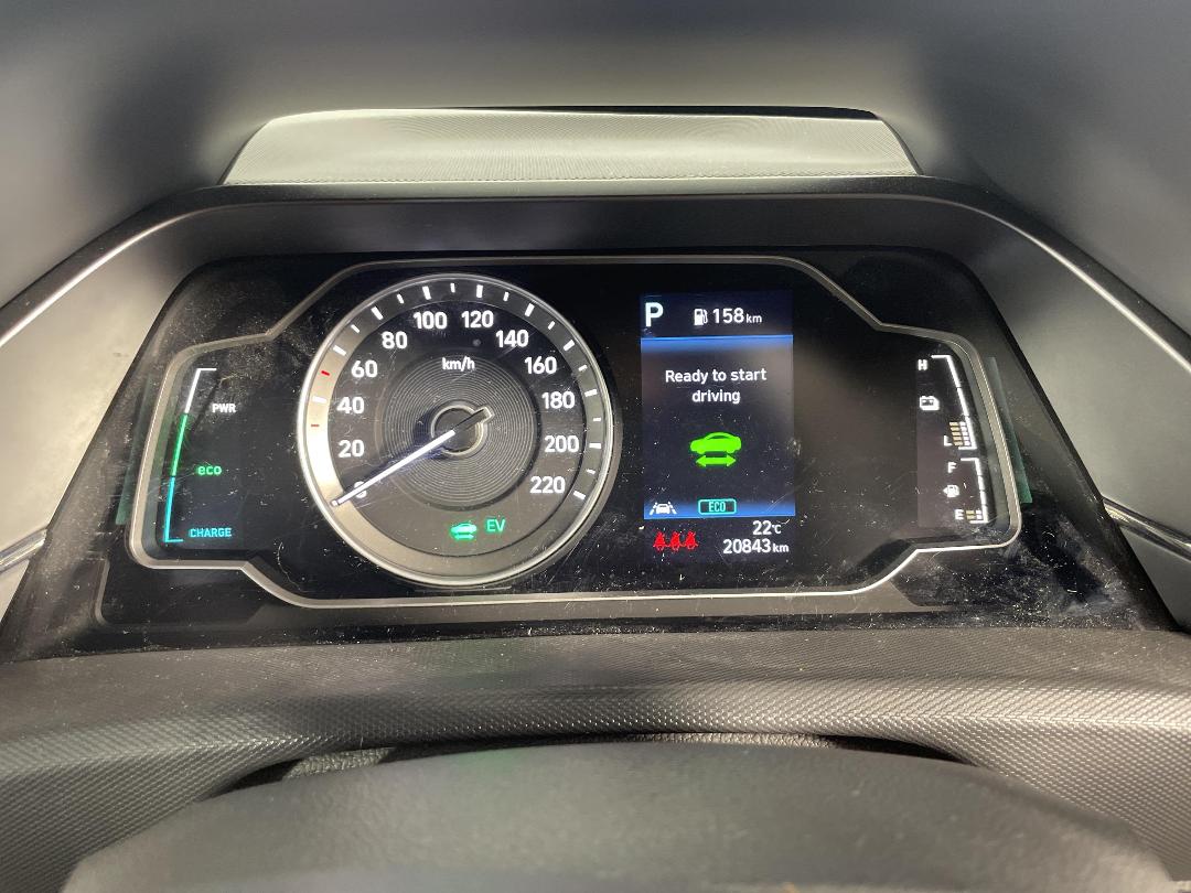 Photo '21' of Hyundai Ioniq