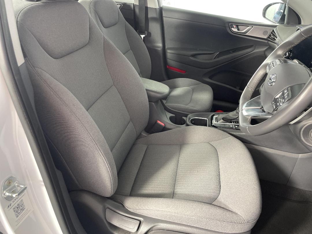 Photo '16' of Hyundai Ioniq