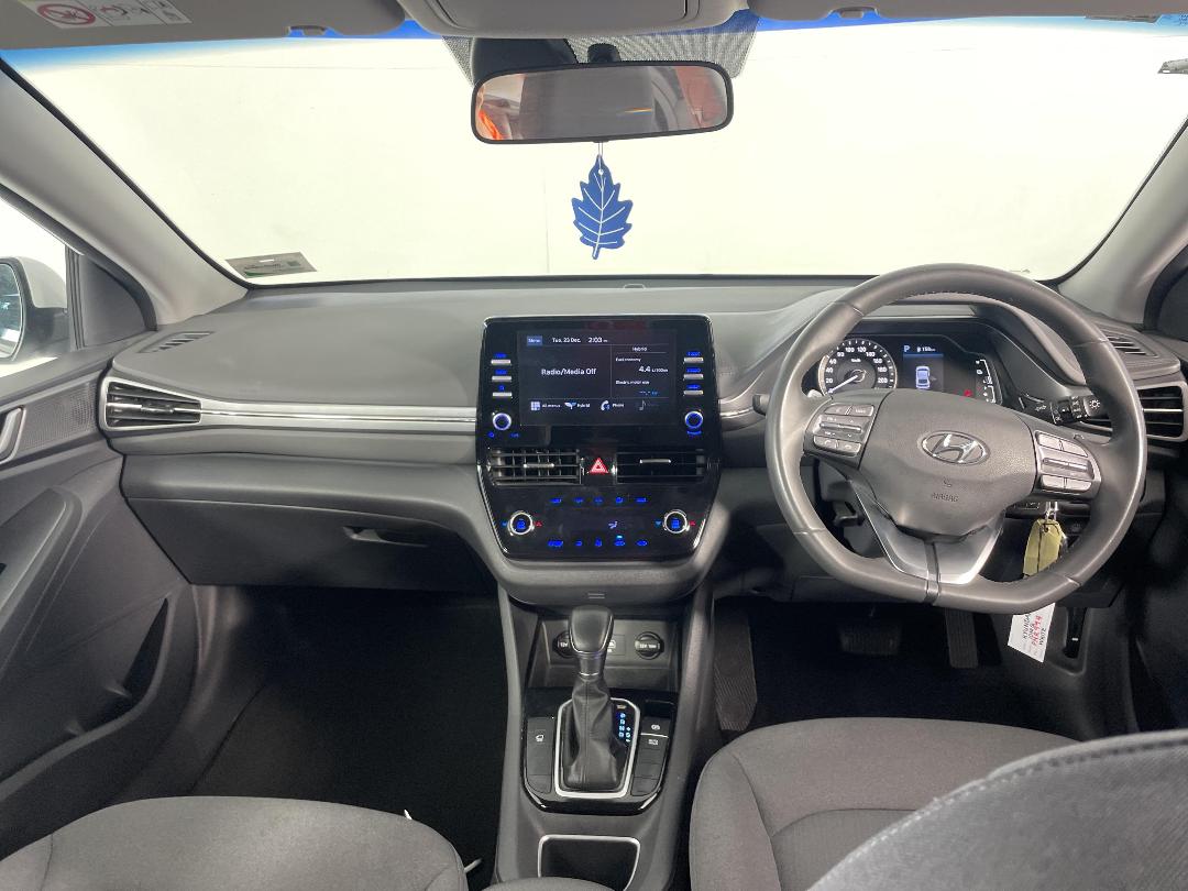 Photo '17' of Hyundai Ioniq