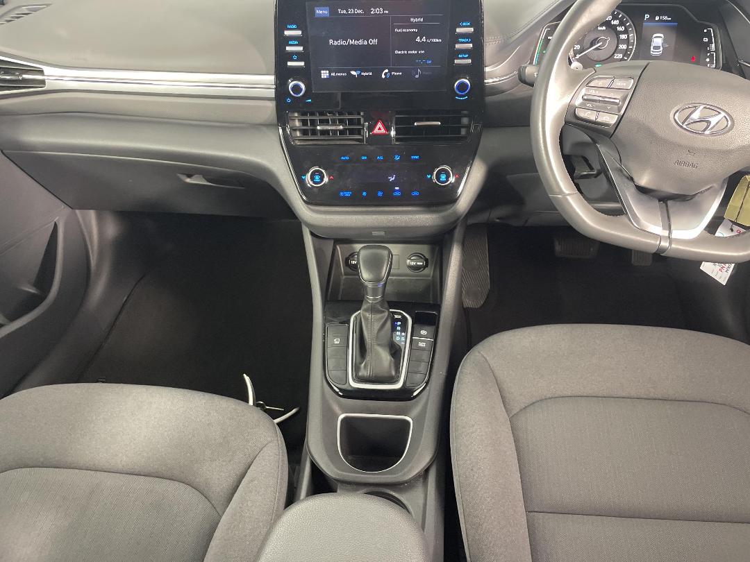 Photo '18' of Hyundai Ioniq