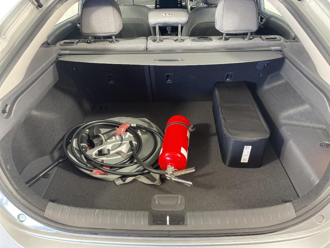 Photo '14' of Hyundai Ioniq Photo '14' of Hyundai Ioniq