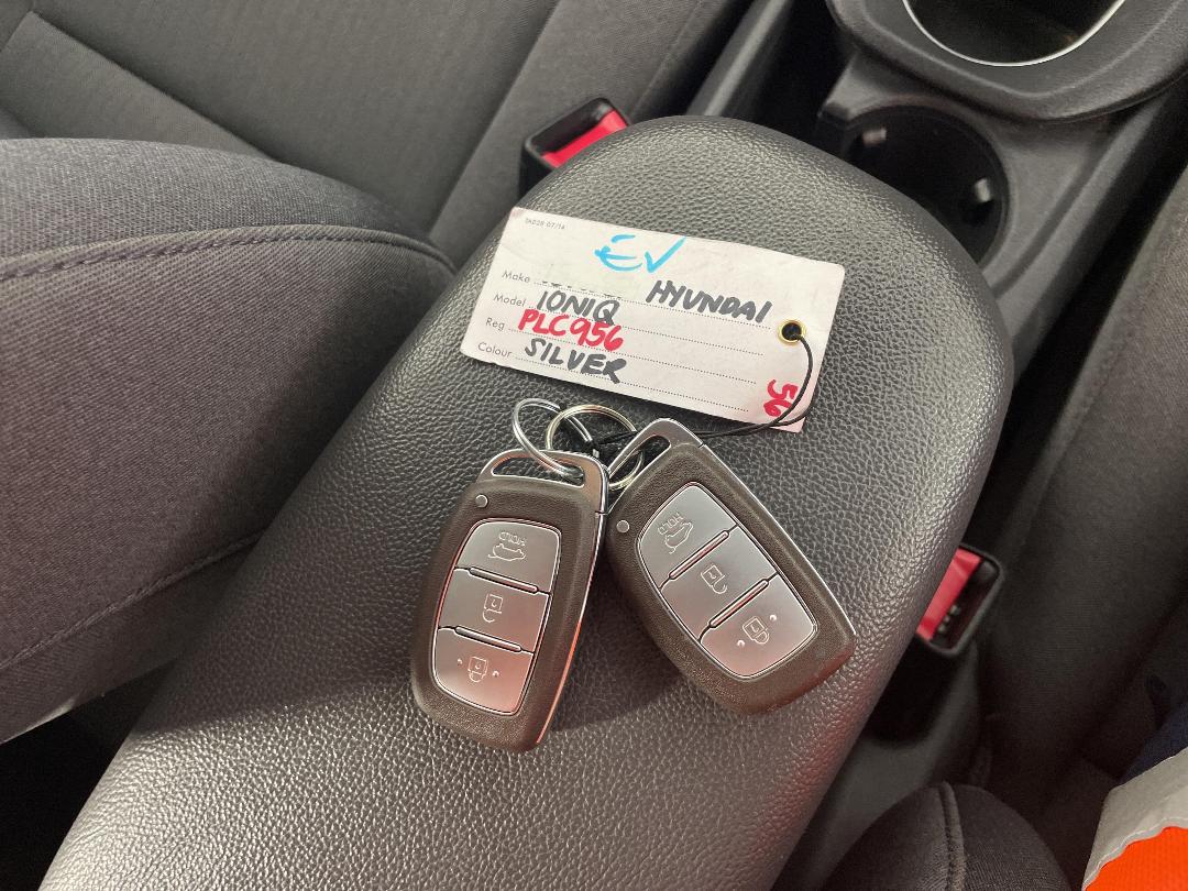 Photo '22' of Hyundai Ioniq Photo '22' of Hyundai Ioniq