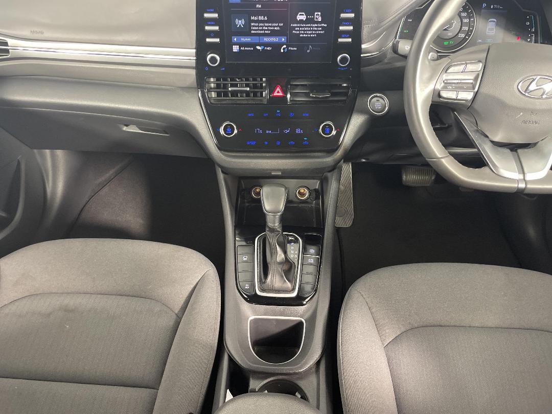 Photo '18' of Hyundai Ioniq Photo '18' of Hyundai Ioniq