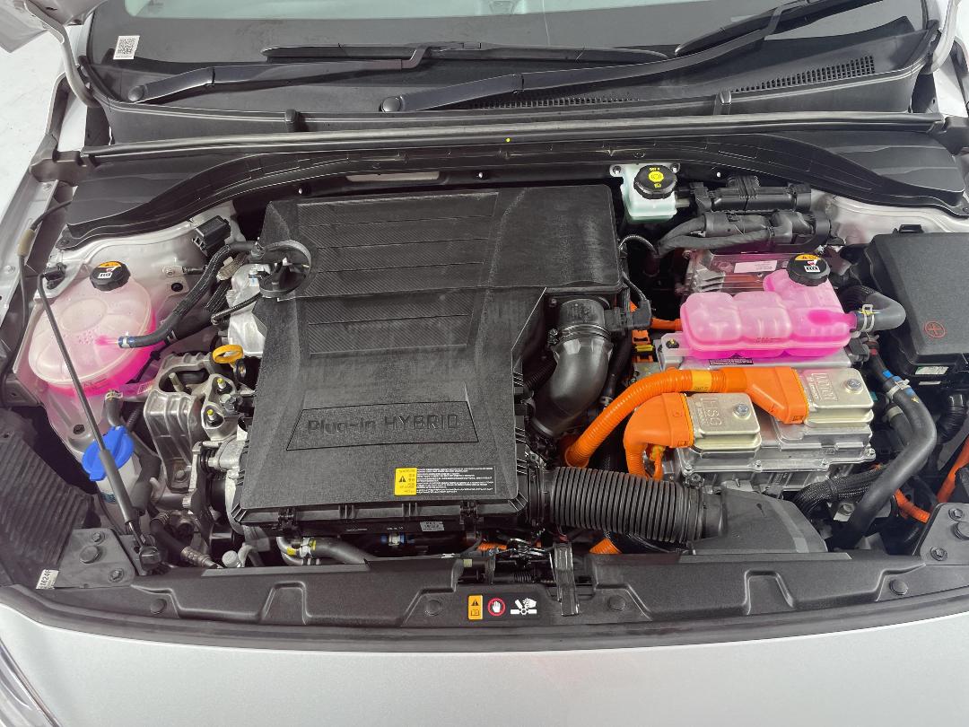 Photo '13' of Hyundai Ioniq