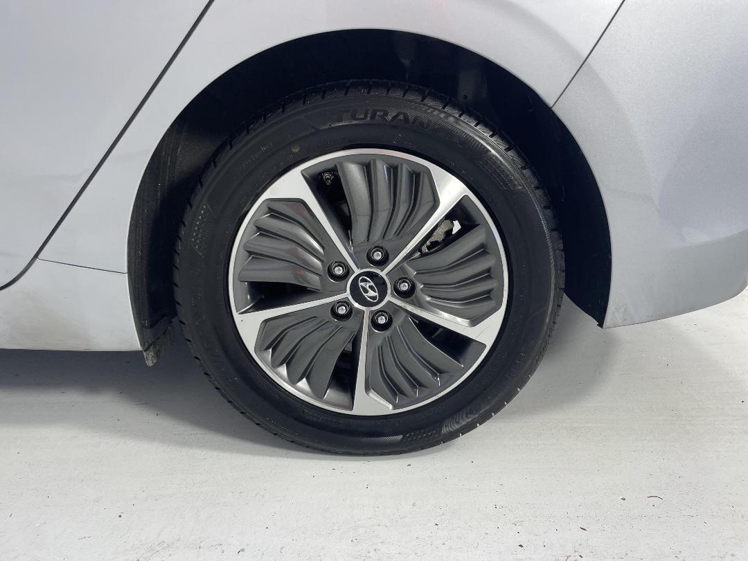 Photo '11' of Hyundai Ioniq