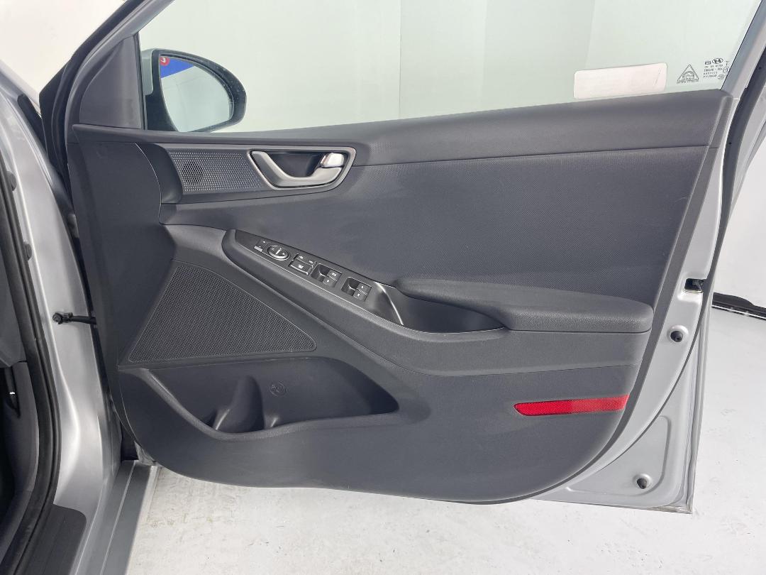 Photo '15' of Hyundai Ioniq