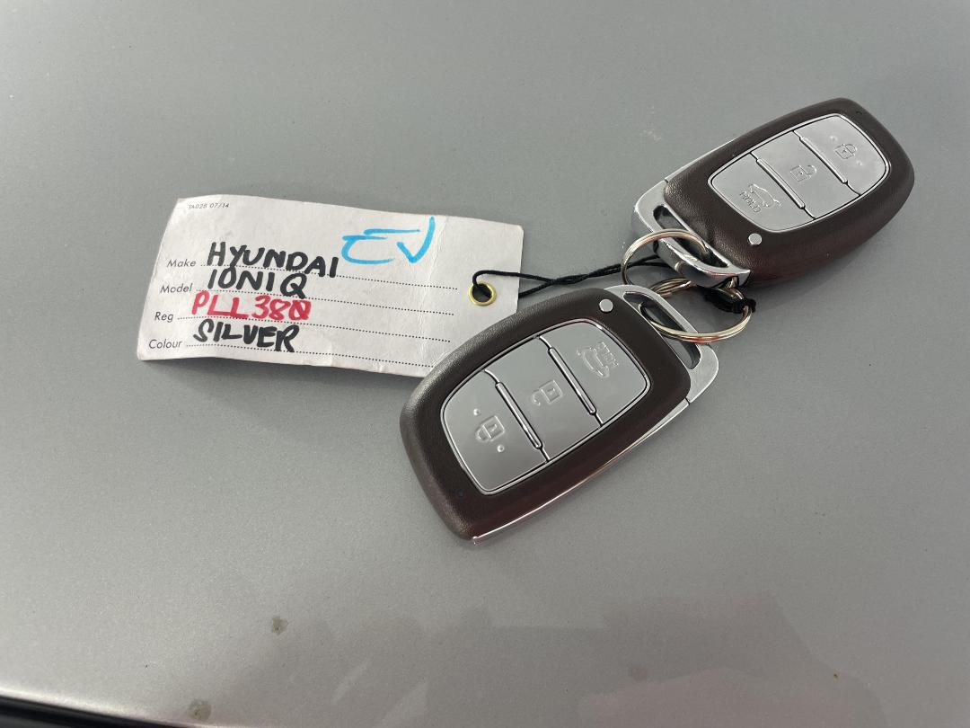 Photo '22' of Hyundai Ioniq