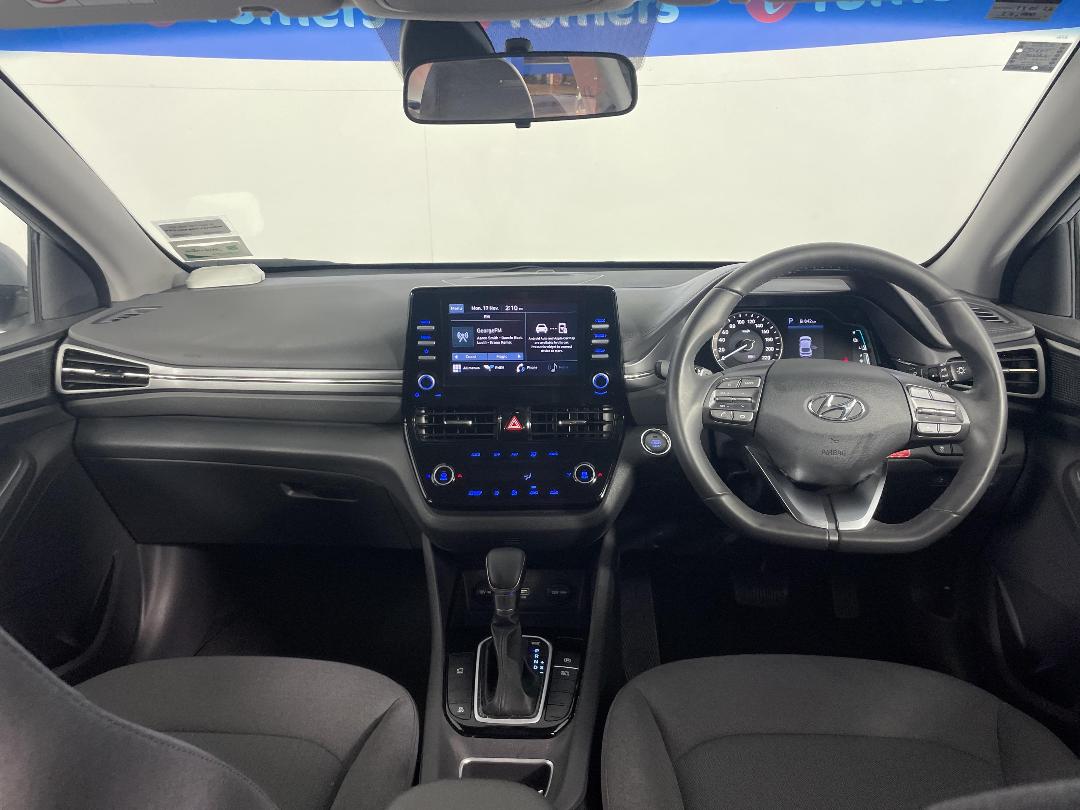 Photo '17' of Hyundai Ioniq