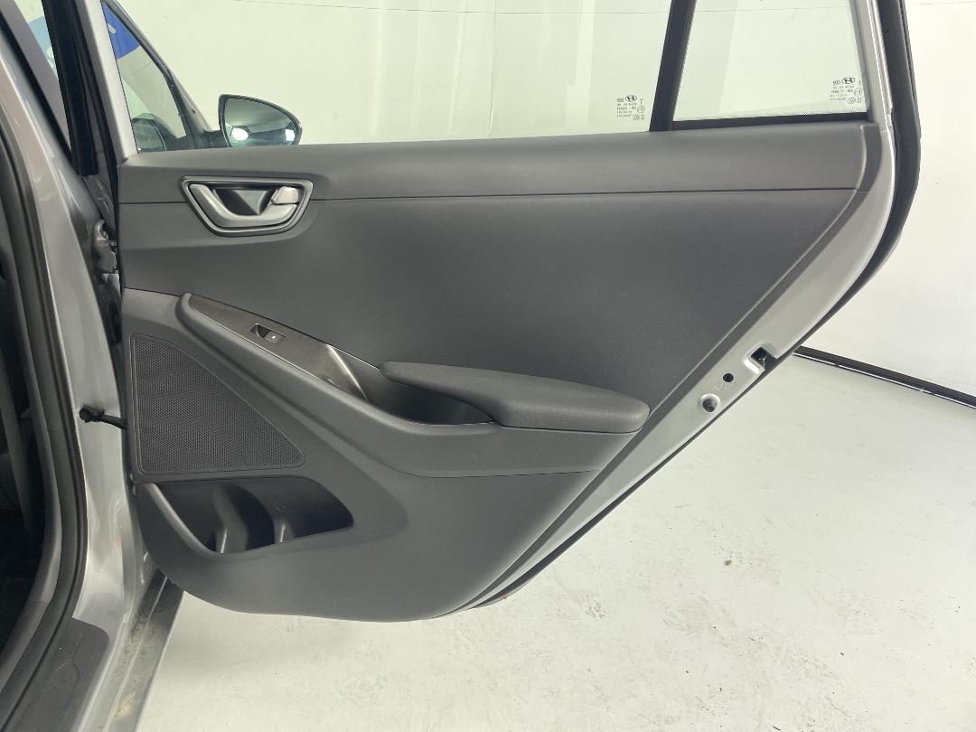 Photo '19' of Hyundai Ioniq