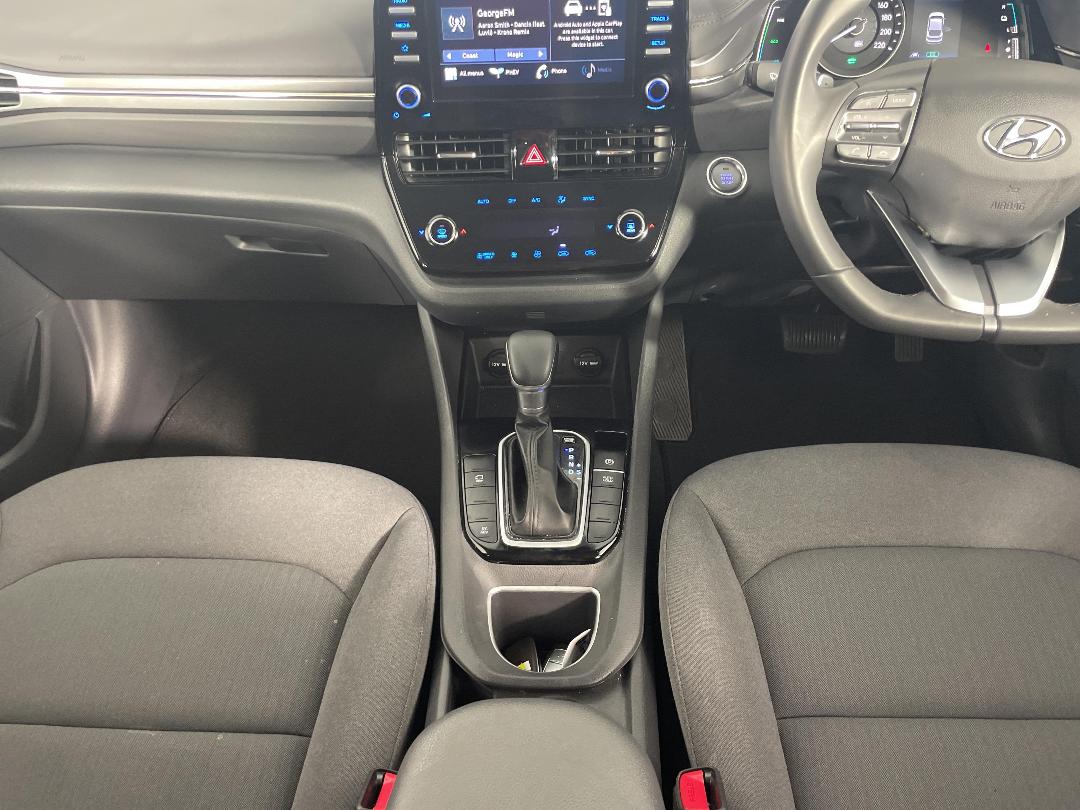 Photo '18' of Hyundai Ioniq