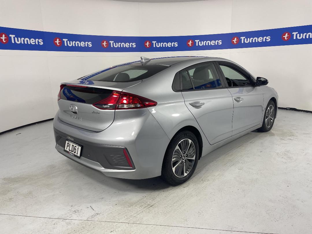 Photo '7' of Hyundai Ioniq Photo '7' of Hyundai Ioniq