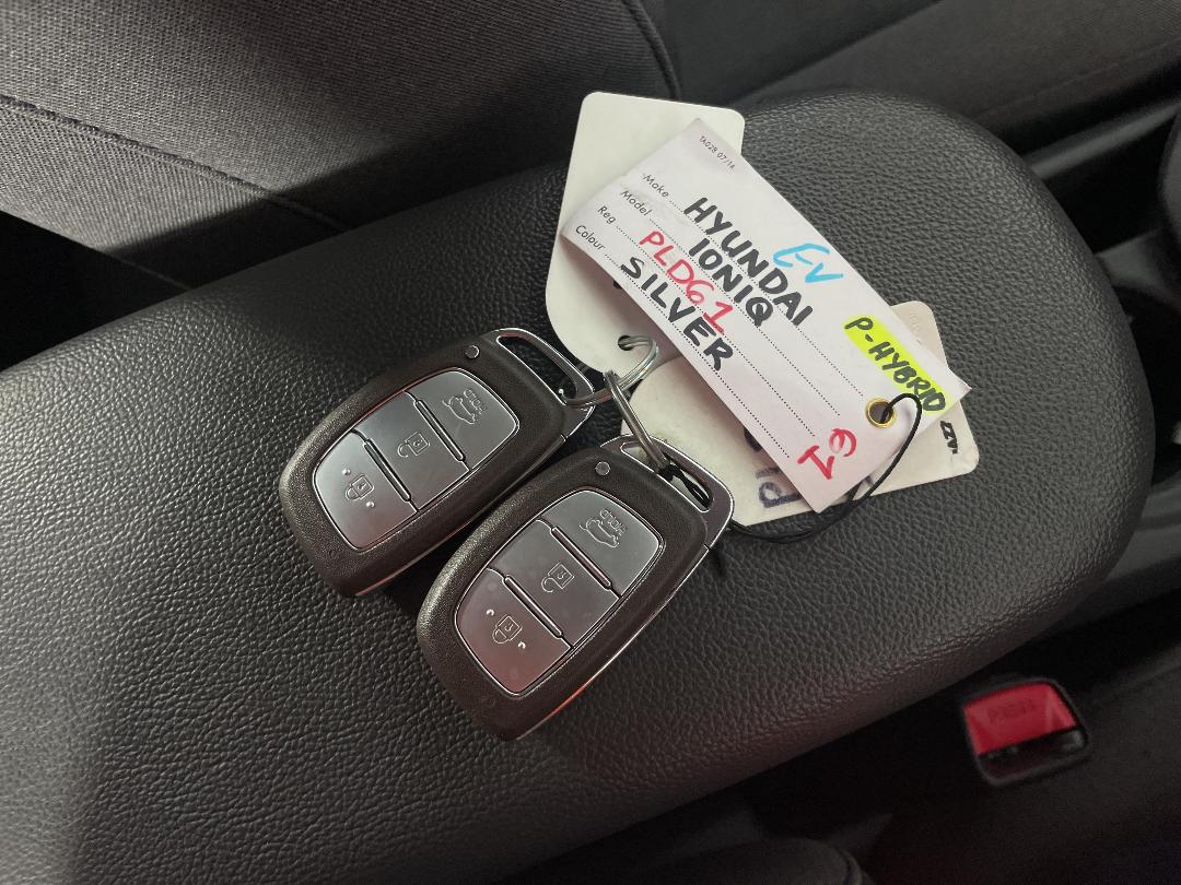 Photo '22' of Hyundai Ioniq Photo '22' of Hyundai Ioniq