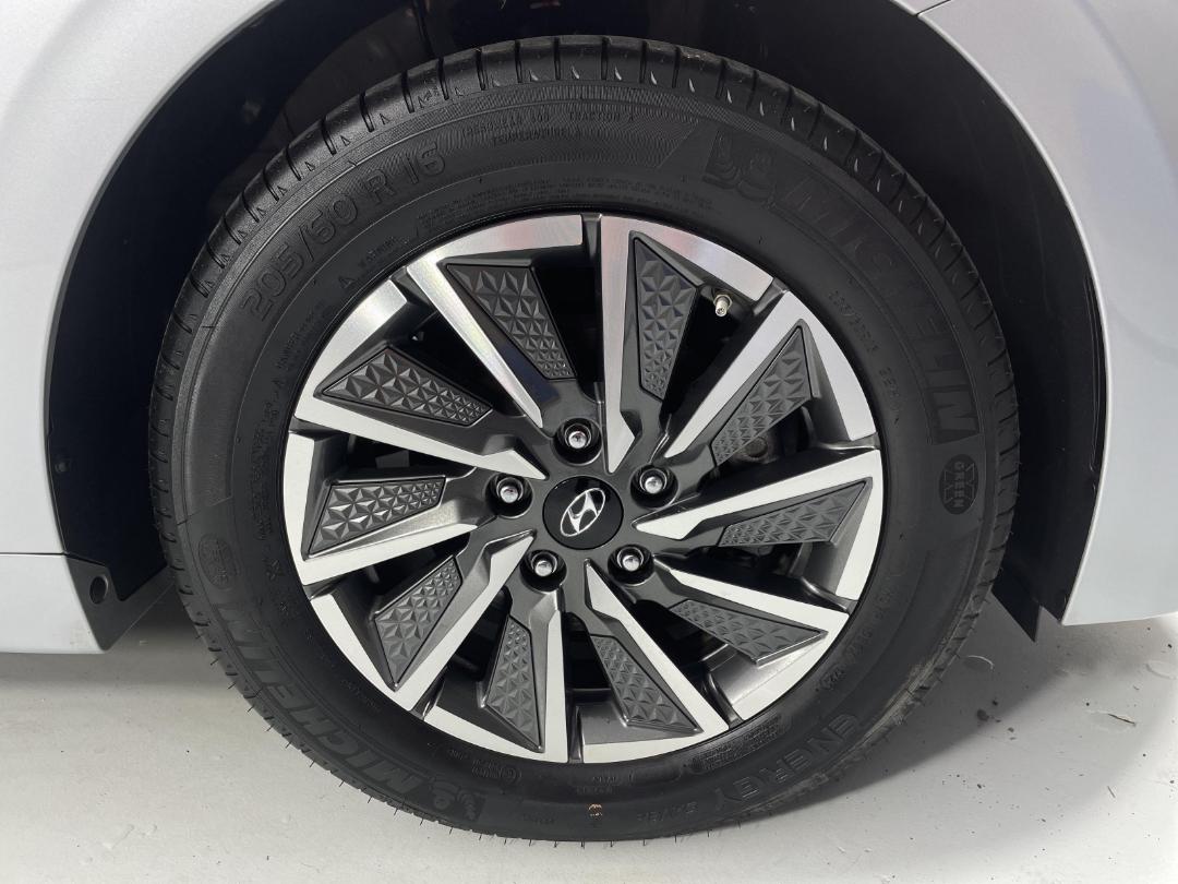 Photo '9' of Hyundai Ioniq