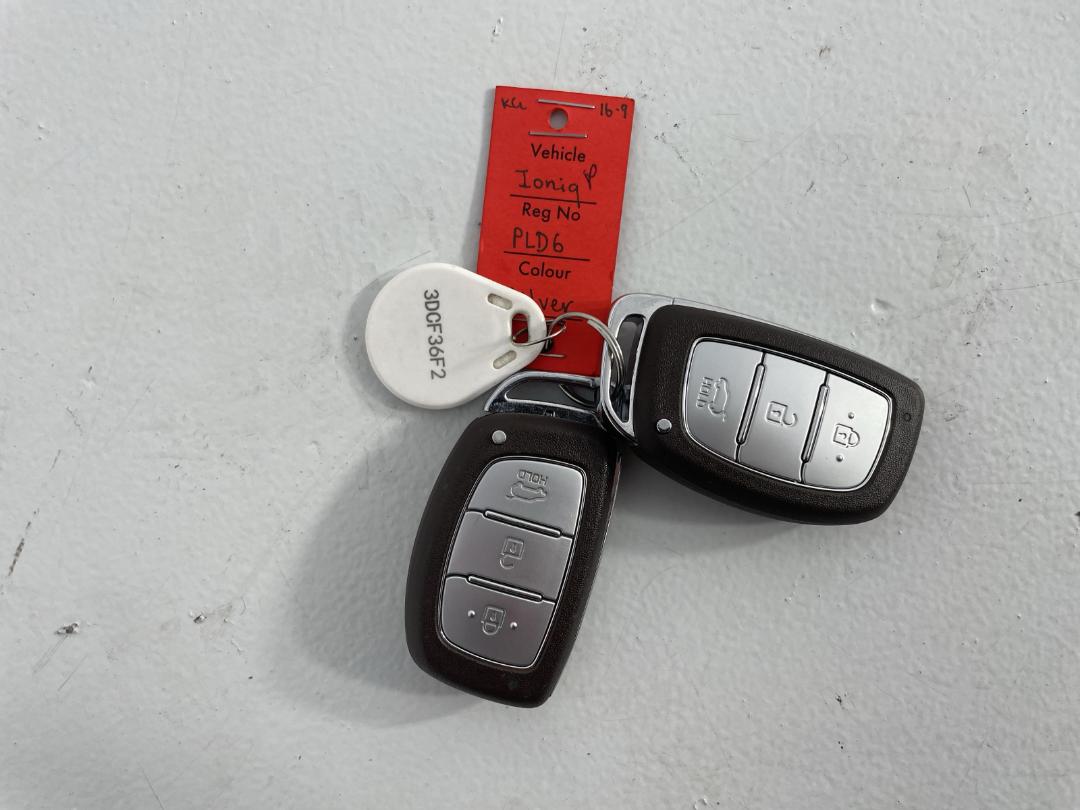 Photo '22' of Hyundai Ioniq