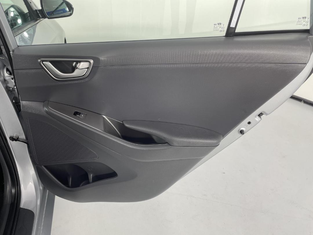 Photo '19' of Hyundai Ioniq