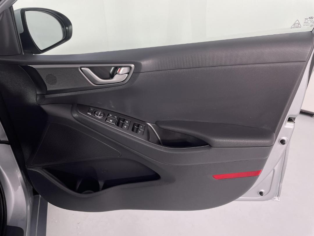 Photo '15' of Hyundai Ioniq