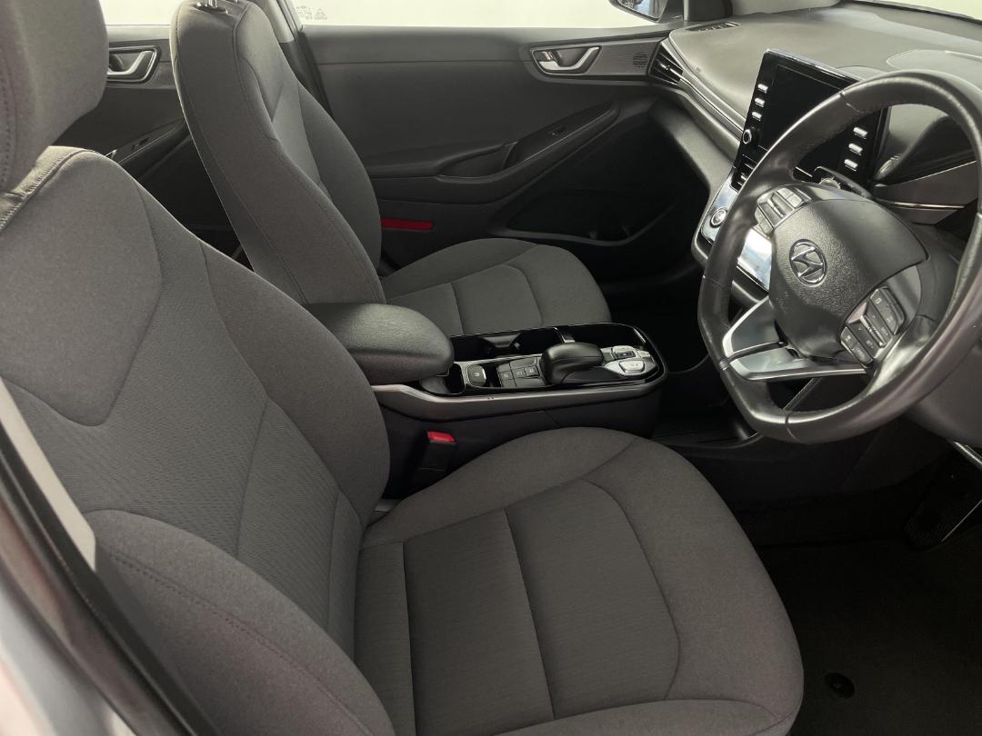 Photo '16' of Hyundai Ioniq