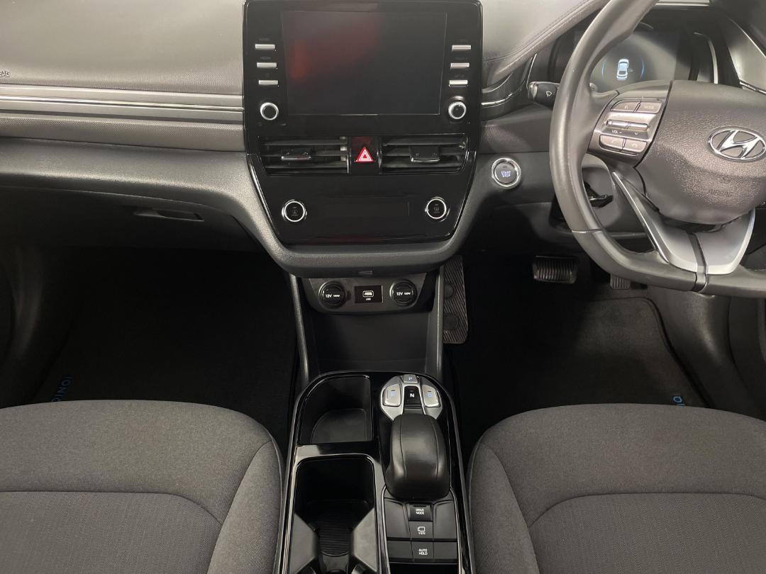 Photo '18' of Hyundai Ioniq