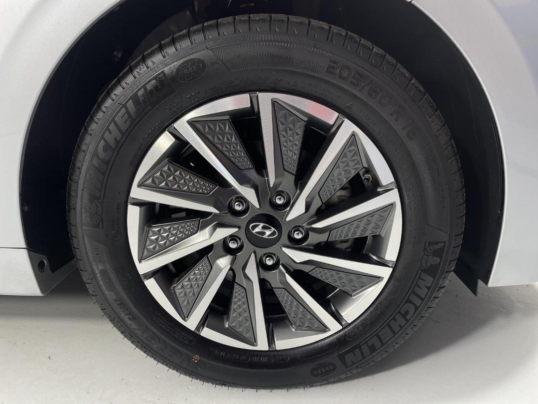 Photo '9' of Hyundai Ioniq