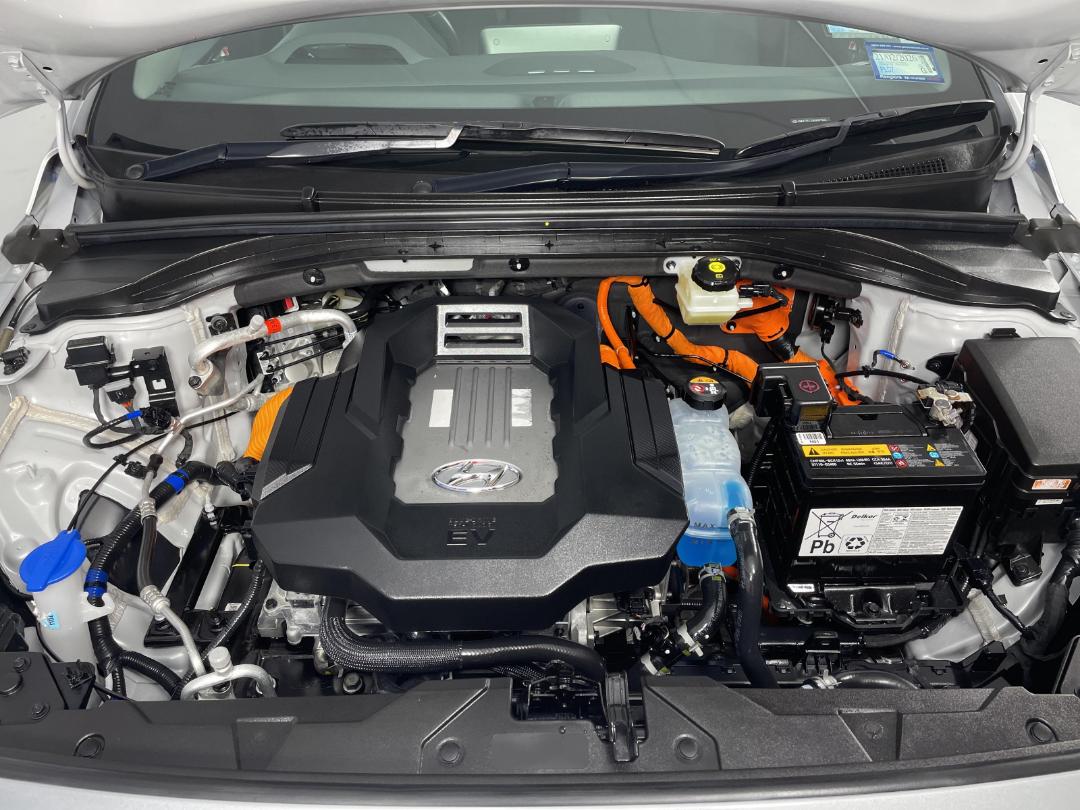 Photo '13' of Hyundai Ioniq