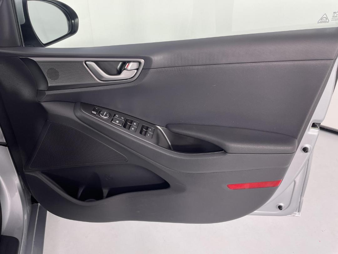 Photo '15' of Hyundai Ioniq