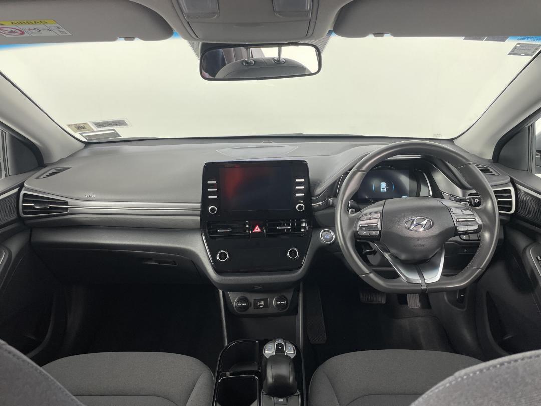 Photo '17' of Hyundai Ioniq