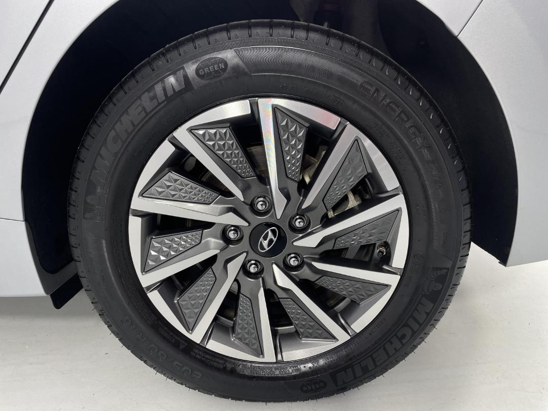 Photo '11' of Hyundai Ioniq