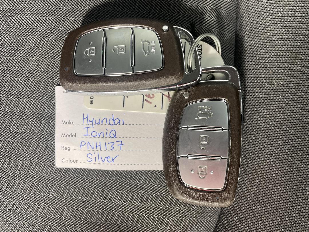 Photo '22' of Hyundai Ioniq