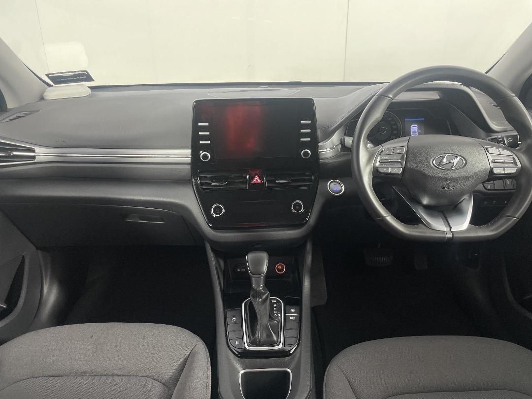 Photo '17' of Hyundai Ioniq