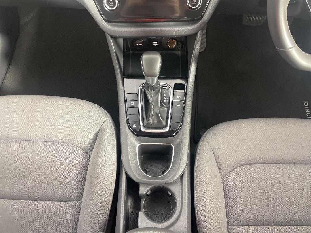 Photo '18' of Hyundai Ioniq