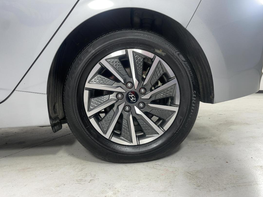 Photo '11' of Hyundai Ioniq