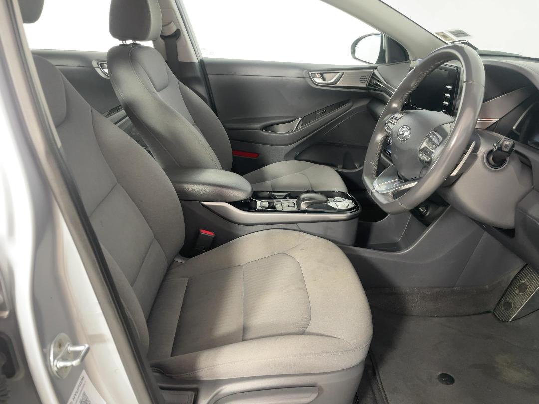 Photo '16' of Hyundai Ioniq