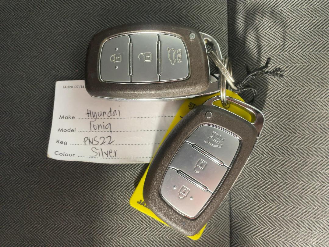 Photo '22' of Hyundai Ioniq