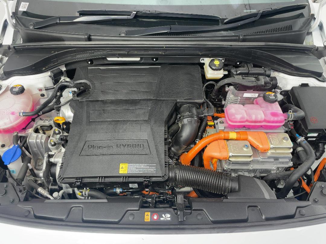 Photo '13' of Hyundai Ioniq