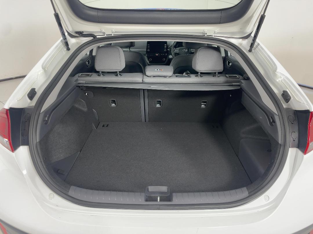 Photo '14' of Hyundai Ioniq