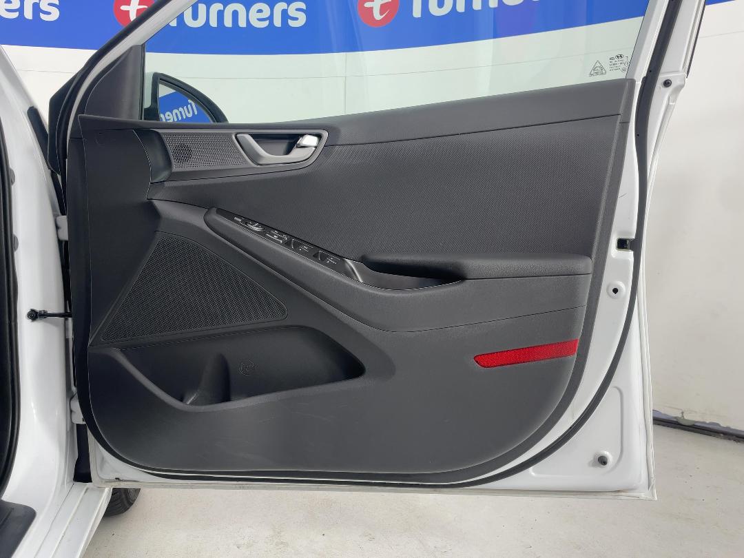 Photo '15' of Hyundai Ioniq