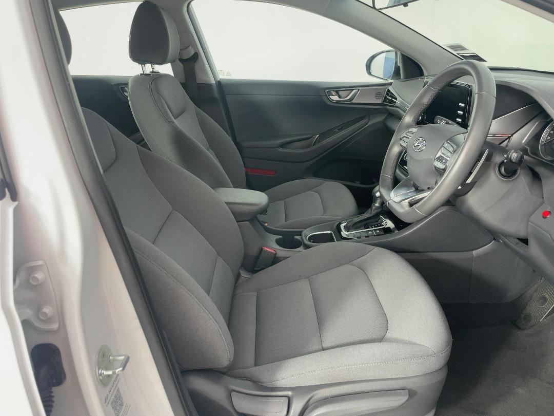 Photo '16' of Hyundai Ioniq