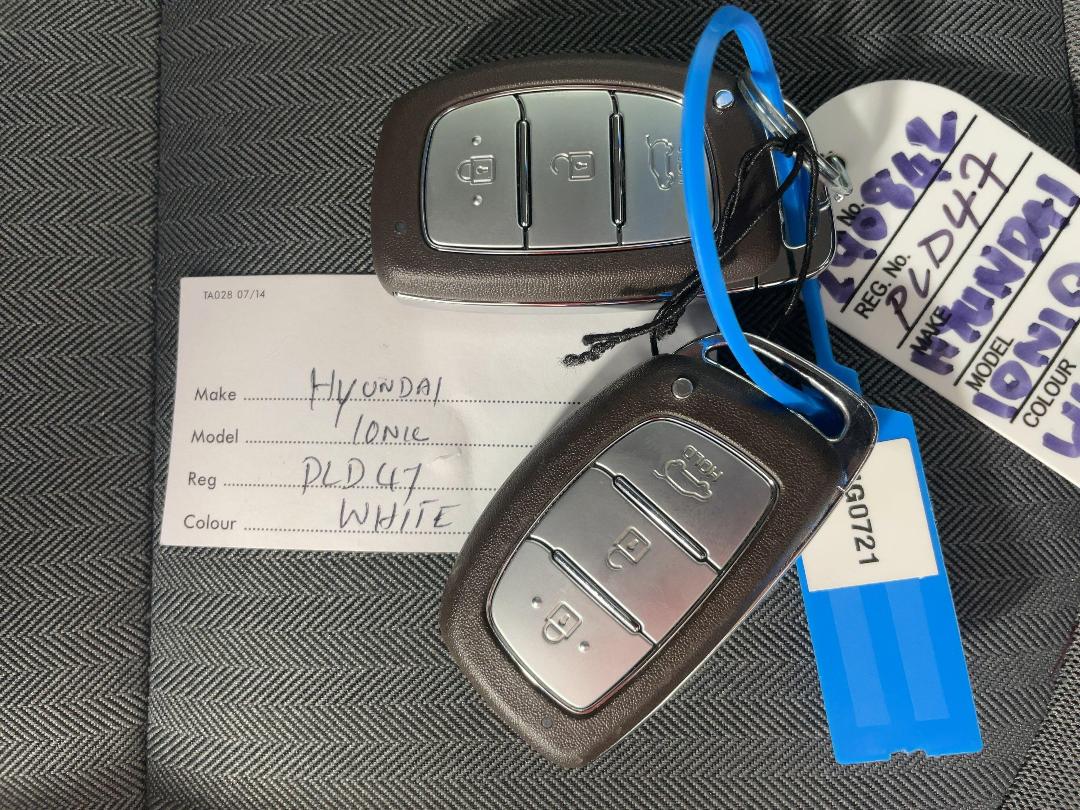 Photo '22' of Hyundai Ioniq