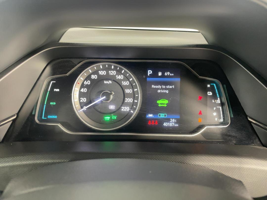 Photo '21' of Hyundai Ioniq