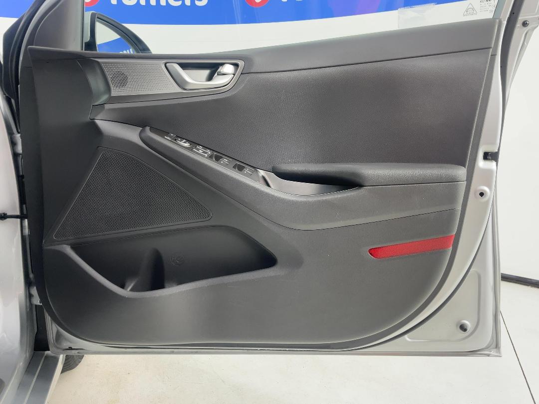 Photo '15' of Hyundai Ioniq